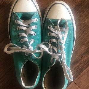 Well worn sneakers Converse Teal Sneakers size 8 sneakers used gym sneakers